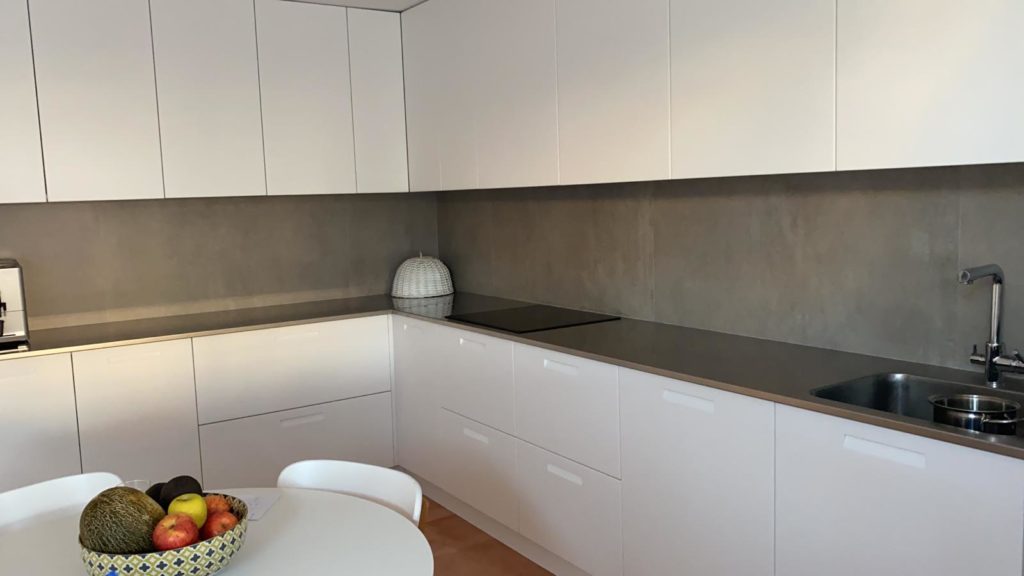 Nueva cocina en Menorca con electrodomésticos integrados