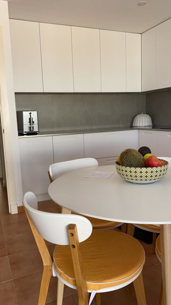 Nueva cocina en Menorca con electrodomésticos integrados