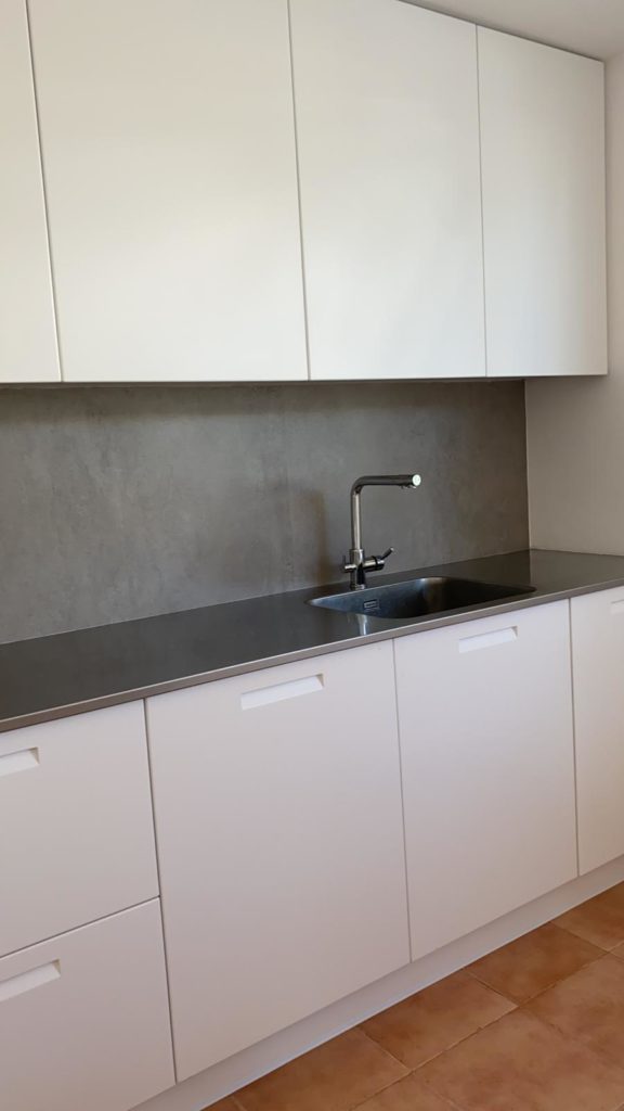 Nueva cocina en Menorca con electrodomésticos integrados