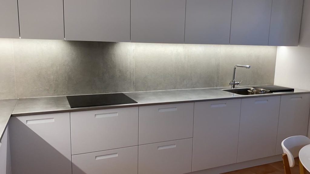 Nueva cocina en Menorca con electrodomésticos integrados