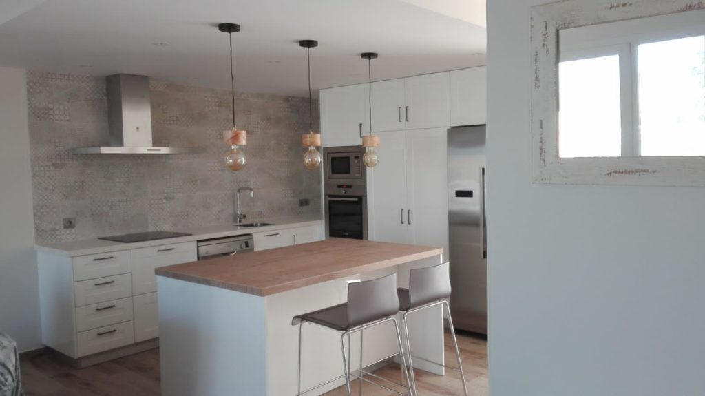 Cocina-con-despensa-menorca-2
